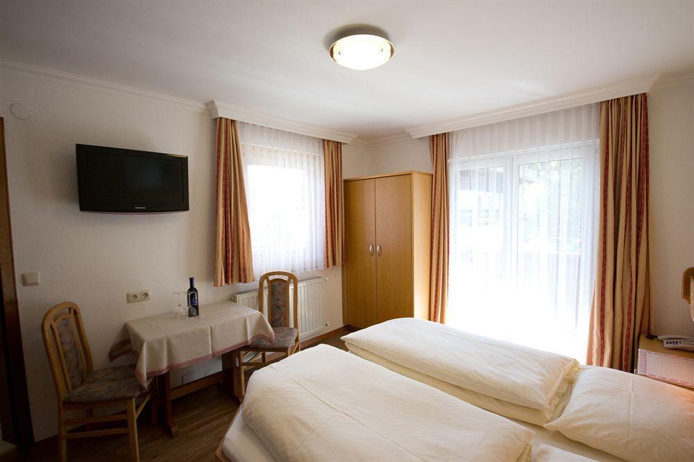Pension Riedlsperger Saalbach-Hinterglemm Bagian luar foto