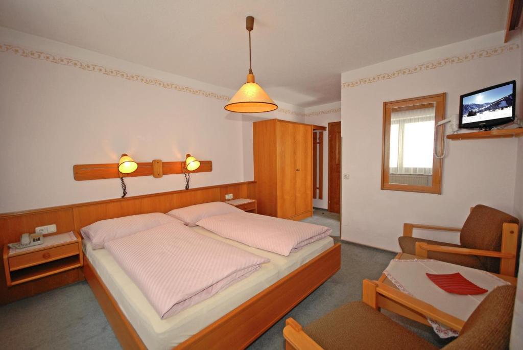 Pension Riedlsperger Bed & Breakfast Saalbach-Hinterglemm Ruang foto