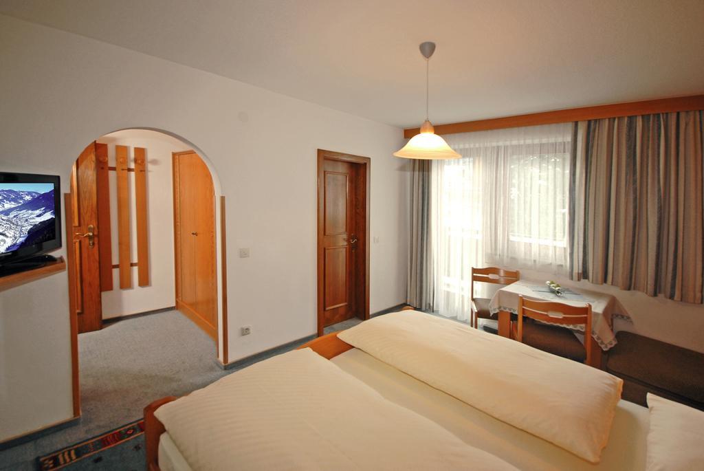 Pension Riedlsperger Saalbach-Hinterglemm Ruang foto
